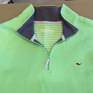 Vineyard Vines Men’s quarter zip SZE L
